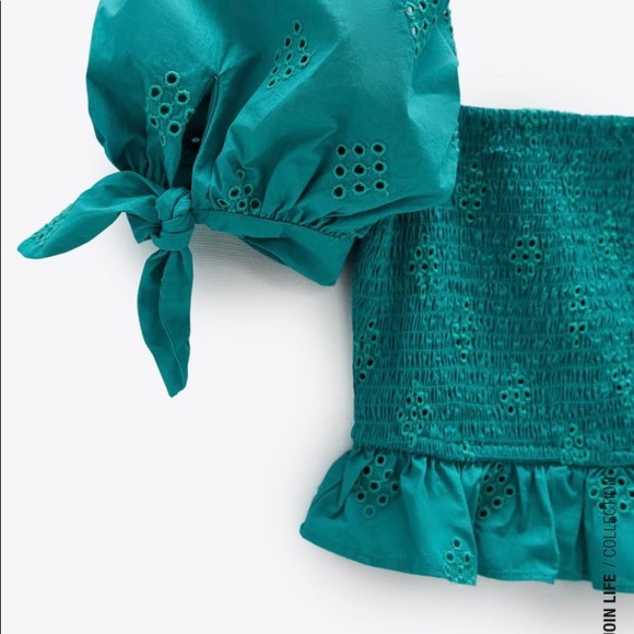 ZARA Eyelet puff sleeve top - Picture 3 of 5